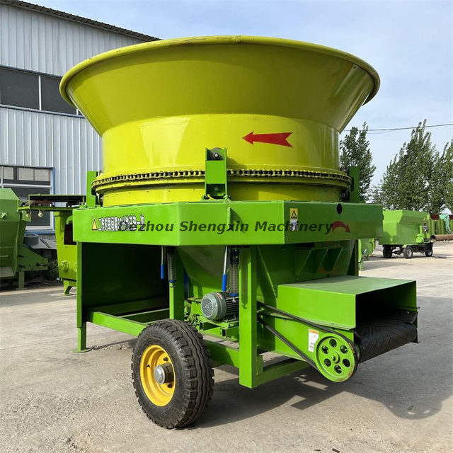 Landwirtschaftlicher Maisst&auml;ngelhammer, Wanne, Mahlen von Gras, Silagetrommel, Schredder als Schleifmaschine, Hacken von Strohballen, angetrieben durch Zapfwelle