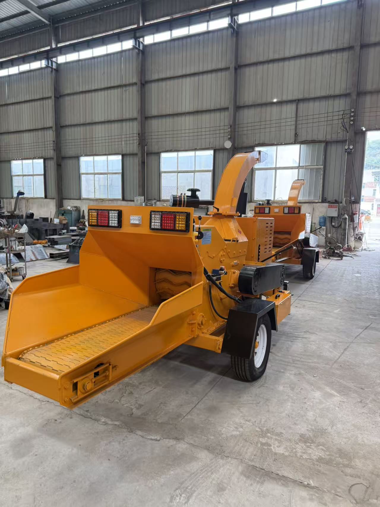 SX‑6140 Буксируемий дизельний подрібнювач гілок Подрібнювач дерев